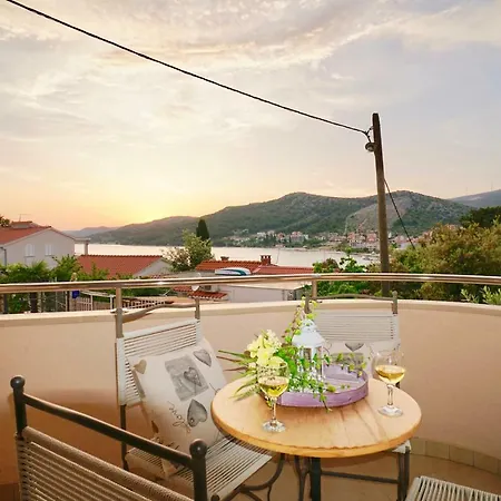 Villa Deluxe Marisia Seget Vranjica