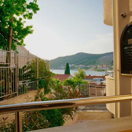 Deluxe Marisia Villa