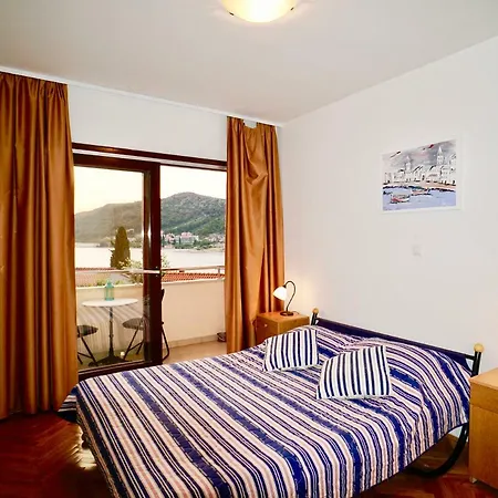 Deluxe Marisia Seget Vranjica
